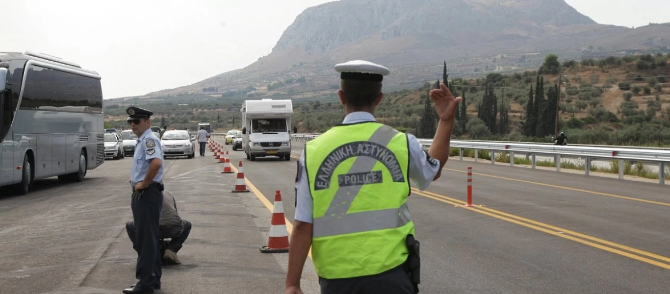 2.440 ευρώ πρόστιμο σε μοτοσικλετιστή που έτρεχε με ιλιγγιώδη ταχύτητα στο αντίθετο ρεύμα